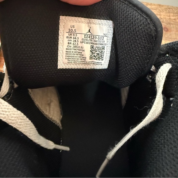 Men's Air Jordan 1 Mid Shoes, Size 10.5 - Picture 9 of 10